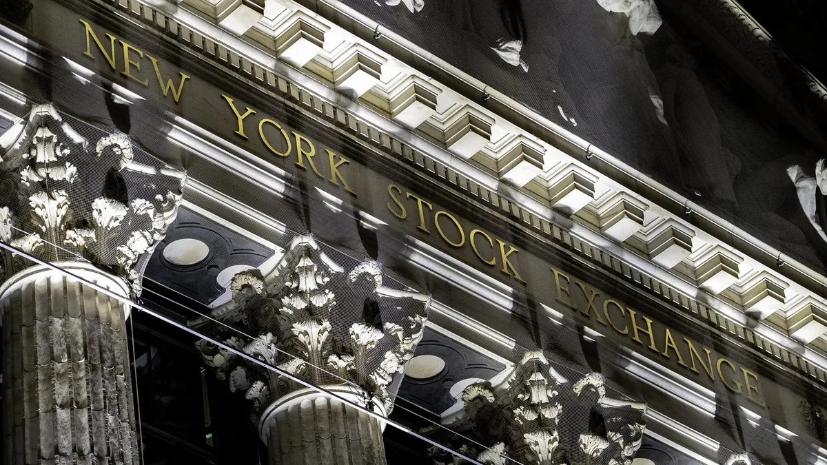 Banks aren't sexy anymore. Here are 10 reasons Wall Street is still a phenomenal place to begin your career.