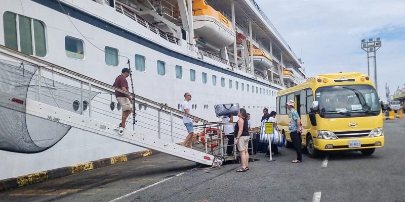 After the Villa Vie Odyssey halted operations, residents say they were left scrambling to find hotels and retrieve their belongings in…