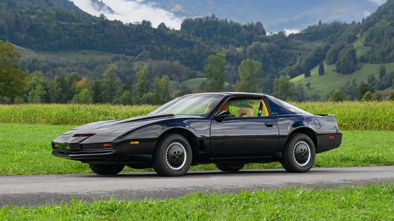 A replica of the K.I.T.T. from “Knight Rider” that accompanied David Hasselhoff on European promotional duties is heading to auction