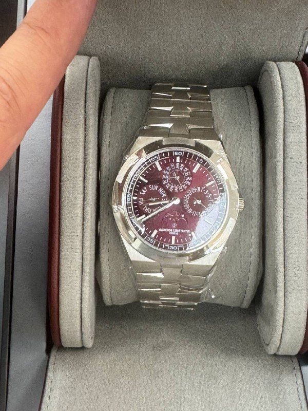 Vacheron Constantin Overseas Perpetual Calendar Ultra-Thin ref. 4300V/220G-H151