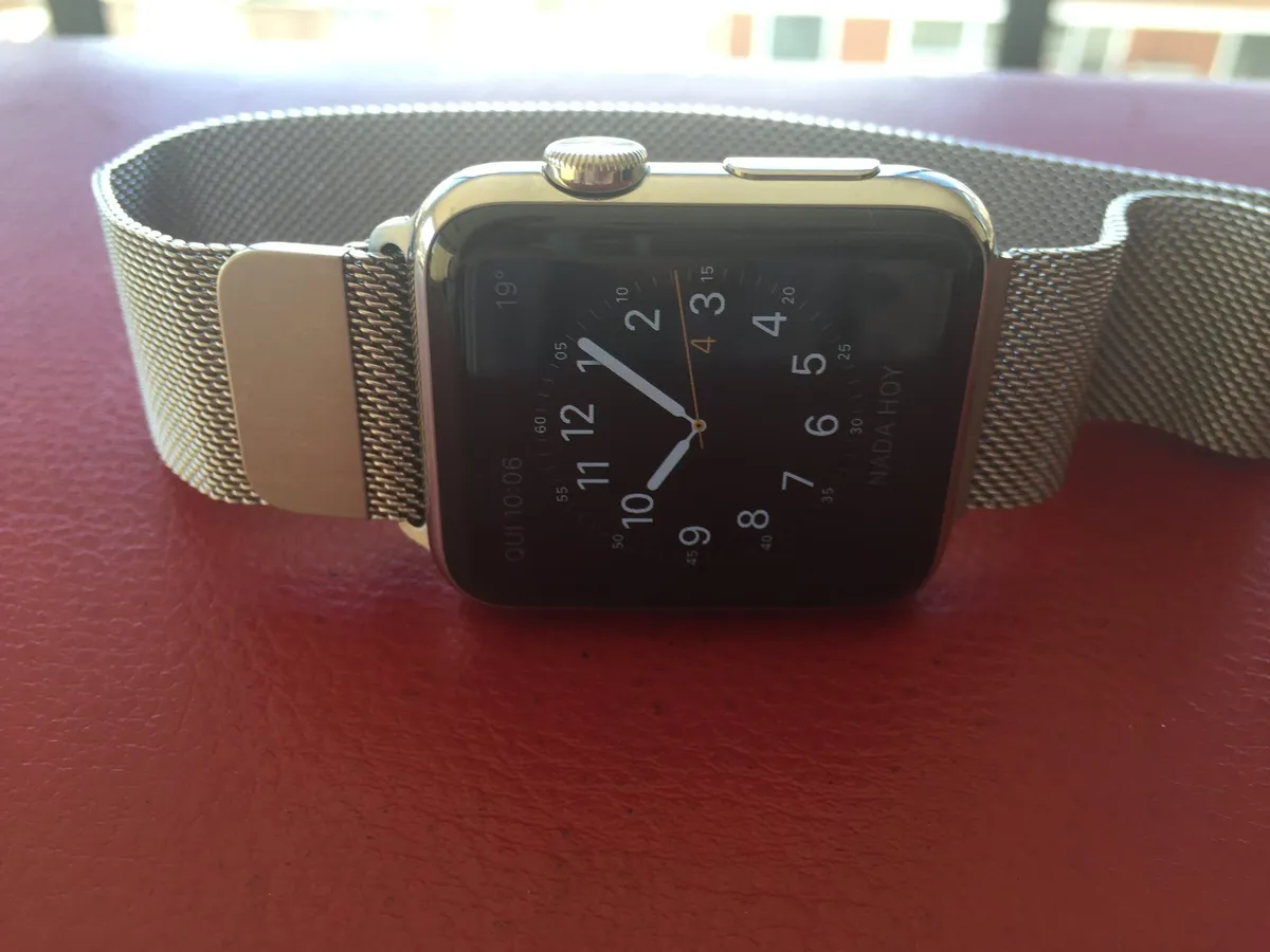 A first-generation Apple Watch on a Milanese loop